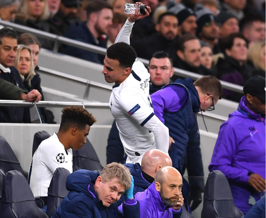 多米体育官方网站-费兰特那不勒斯四部曲  第2张